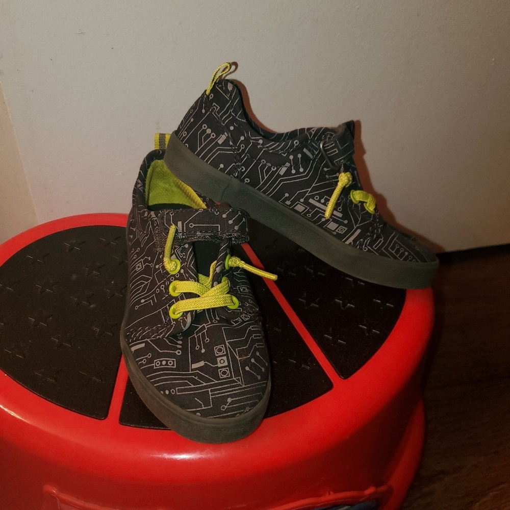 Kid Cat & Jack shoes